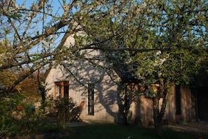 Studio, Private Bathroom, Courtyard View | Exterior - Spring Cottage (Salisbury)