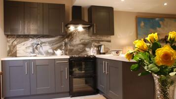 Studio, Private Bathroom | Restaurant