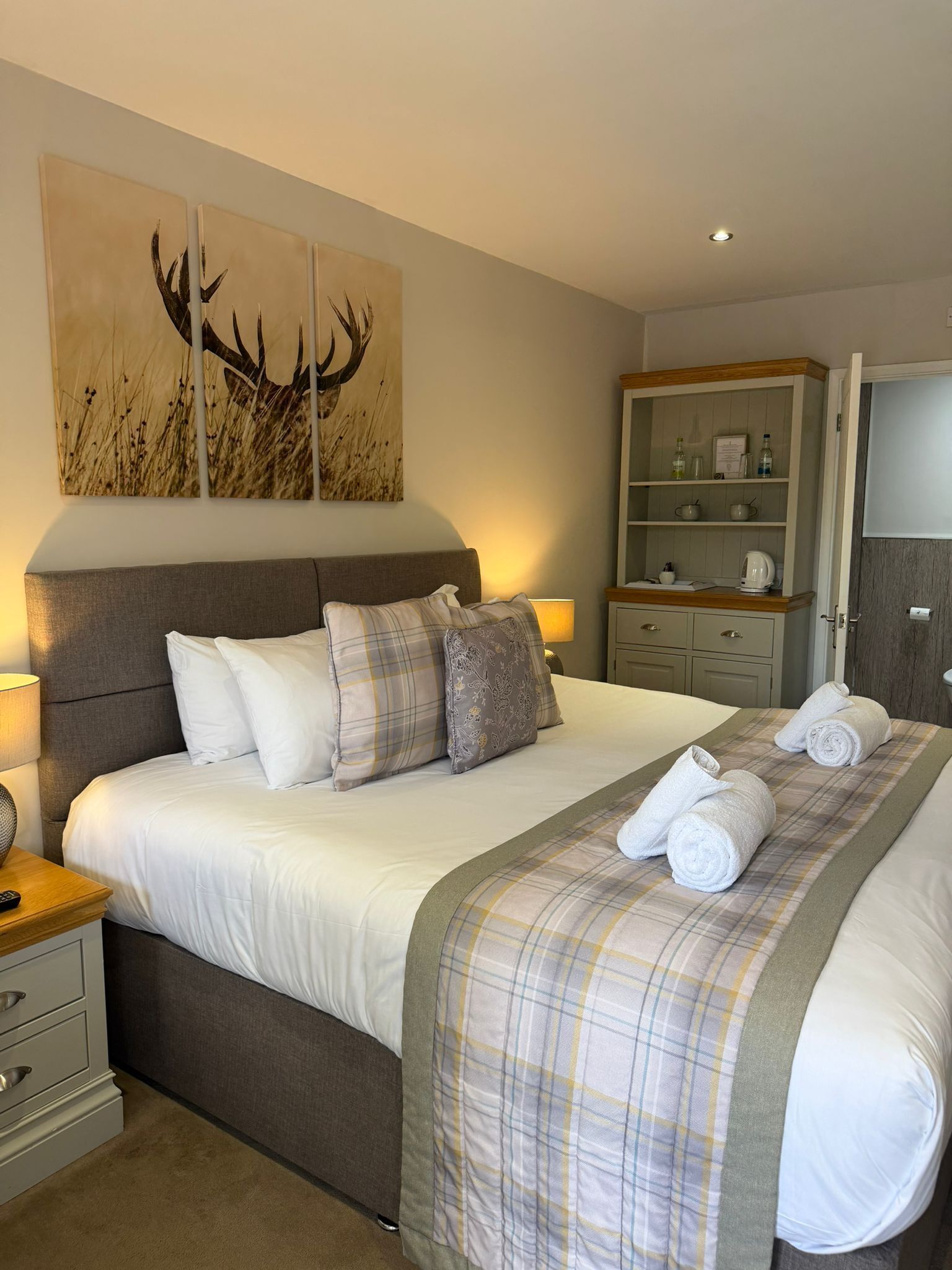 Kahden hengen huone, lisärakennuksessa | Äänieristys, ilmainen Wi-Fi, vuodevaatteet, pääsy pyörätuolilla