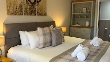 Quarto casal, em edifício anexo | Quartos à prova de som, Wi-Fi de cortesia, roupa de cama