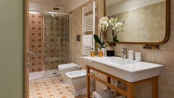 Chambre Double Majestueuse, vue ville | Salle de bain