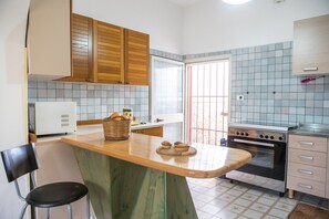 Ferienhaus, 2 Schlafzimmer | Essbereich im Zimmer