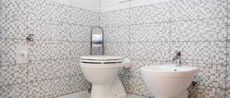 Maison, 2 chambres | Salle de bain