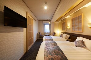 Down comforters, in-room safe, blackout drapes, soundproofing - Rinn Miyagawacho Grande (Kyoto)