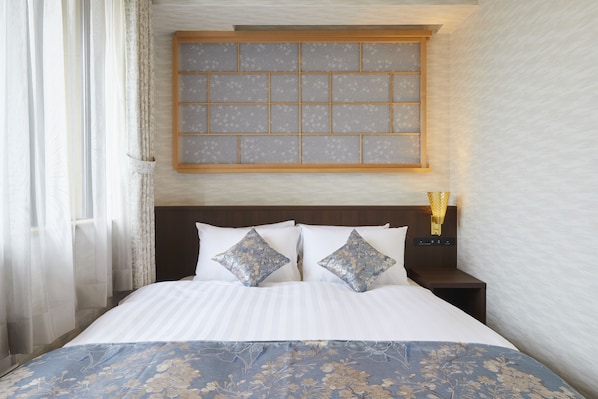 Down comforters, in-room safe, blackout drapes, soundproofing - Rinn Miyagawacho Grande (Kyoto)