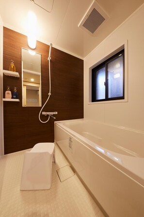 Vasca e doccia separate, vasca da bagno a immersione totale