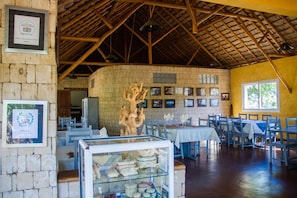 Spécialités Cuisine locale et internationale