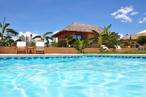 Outdoor pool - Hotel Solidaire Mangily (Ifaty)