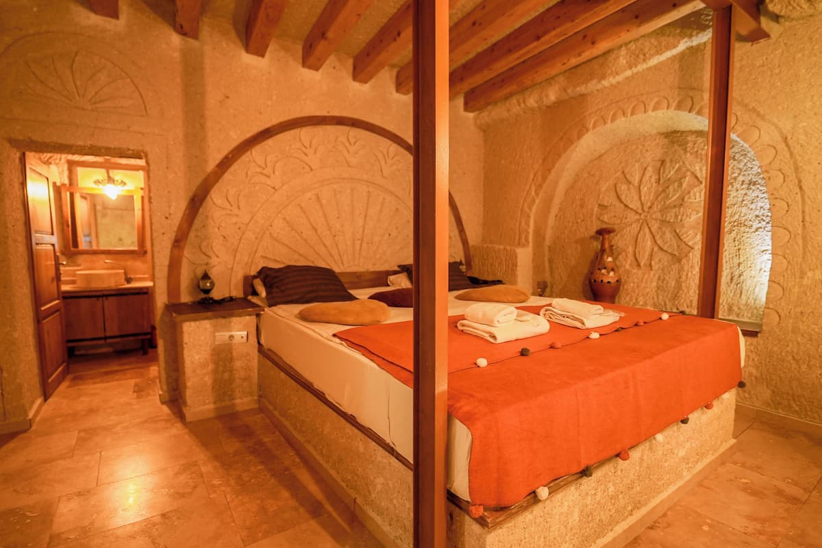 Junior Suite, Jetted Tub | Premium bedding, minibar, in-room safe, desk