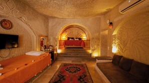 Premium bedding, minibar, in-room safe, desk