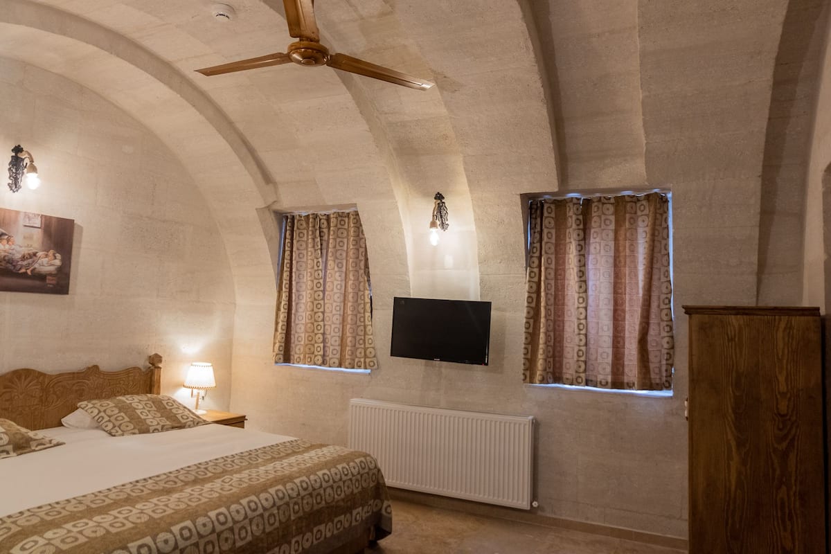 Doppia Deluxe | Biancheria da letto di alta qualità, minibar, una cassaforte in camera