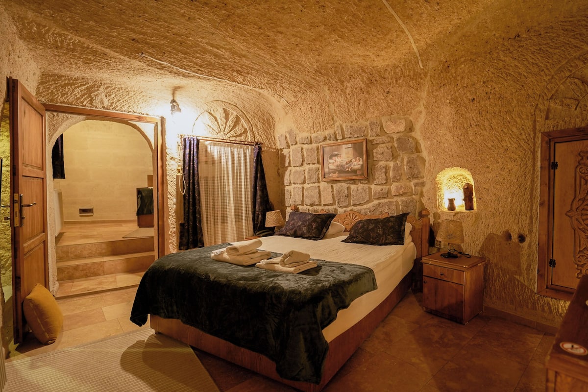 Family Suite | Premium bedding, minibar, in-room safe, desk