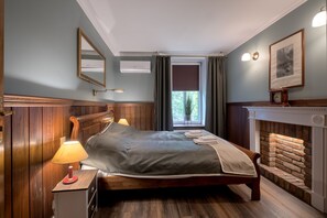 Deluxe Apartment (I) | 1 bedroom, in-room safe, individually decorated, individually furnished - Old House Apartments Poznań (Poznan)