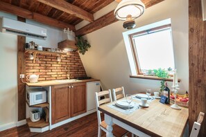 Studio | Private kitchen - Old House Apartments Poznań (Poznan)