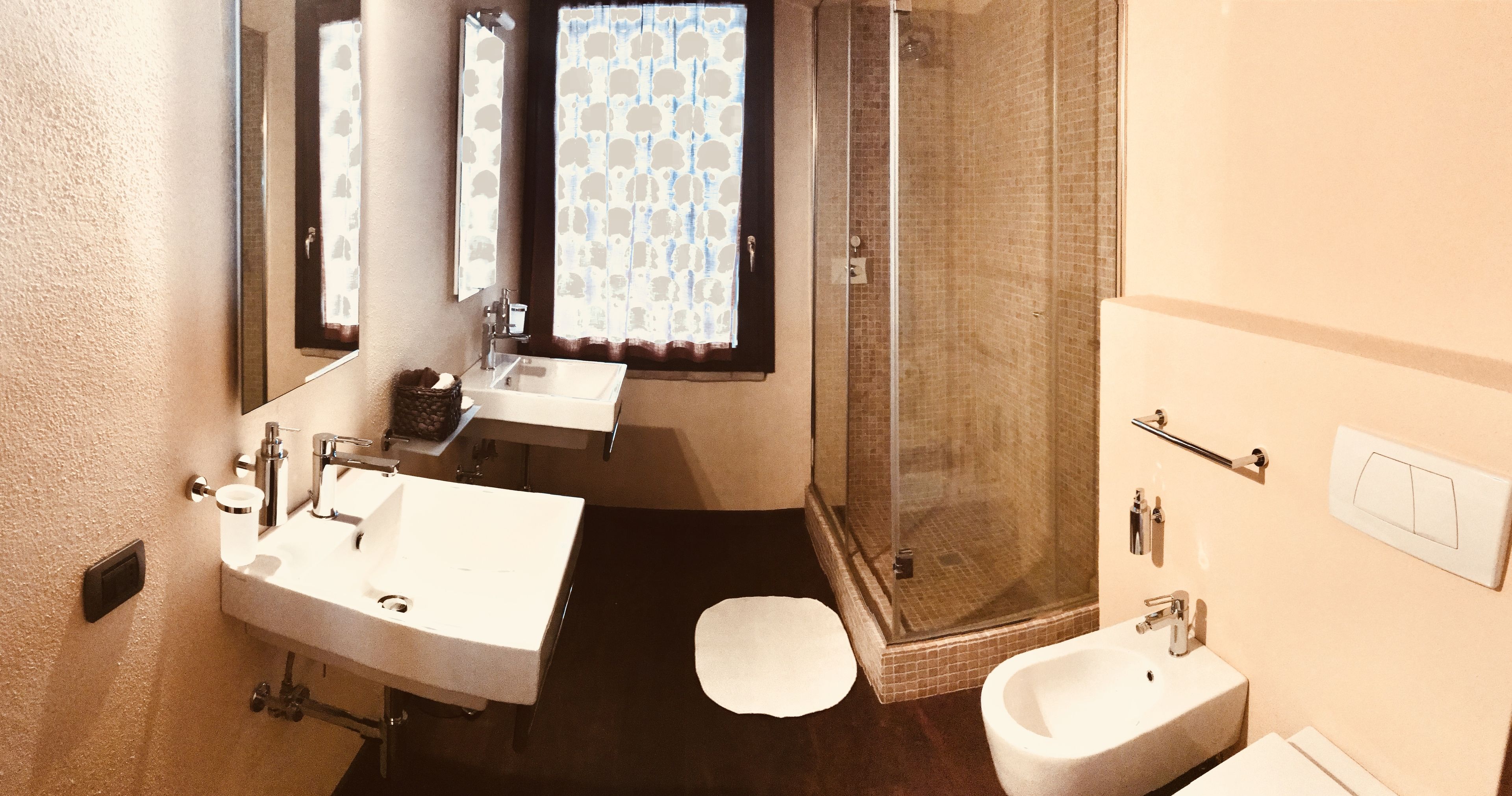 Doppelzimmer | Badezimmer | Handtücher