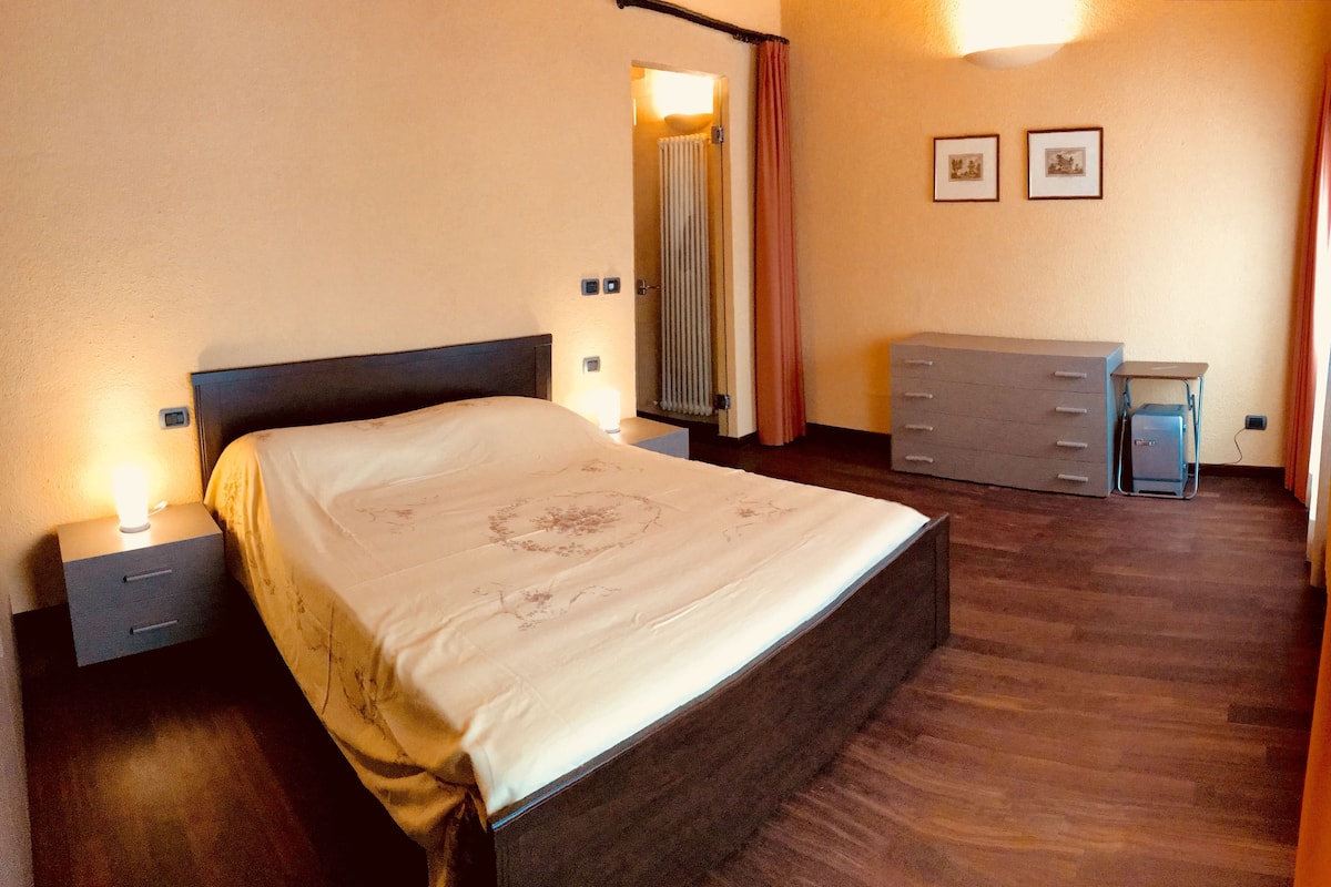 Comfort Double Room | WiFi (free), bed sheets