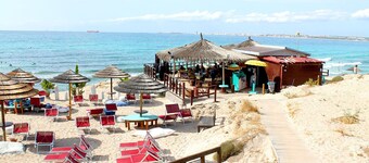 Villa in the vicinity of the sandy cove "Punta Della Suina"