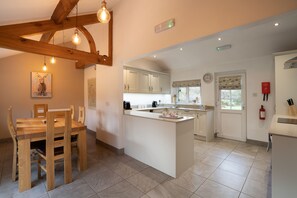 Ferienhaus | Wohnbereich | Flachbildfernseher, Kamin