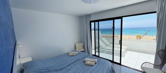 2-room apartment, 50 meters to the beach, panoramic sea view