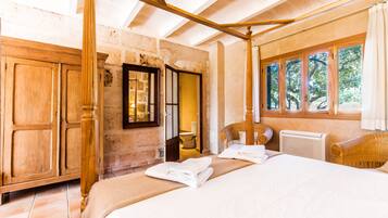 Studio, Terrace (Formentera) | Down duvets, blackout curtains, free WiFi, bed sheets