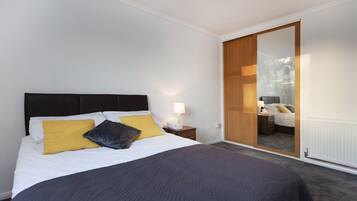 Rumah Keluarga, Beberapa Tempat Tidur | Seprai premium dan didekorasi berbeda-beda