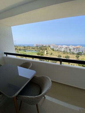 Standaard appartement, uitzicht op zee (E-104) | 3 slaapkamers, verduisterende gordijnen, een strijkplank/strijkijzer