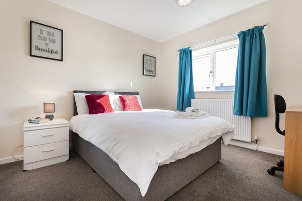 Family House, Multiple Beds | Individually decorated, individually furnished, desk, blackout curtains - Mega Hite (Loughborough)