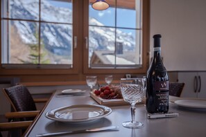 Dining - Chalet Alpenrebe (Wengen)