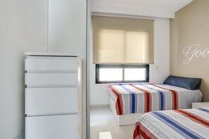 2 habitaciones, tabla de planchar con plancha y wifi gratis 