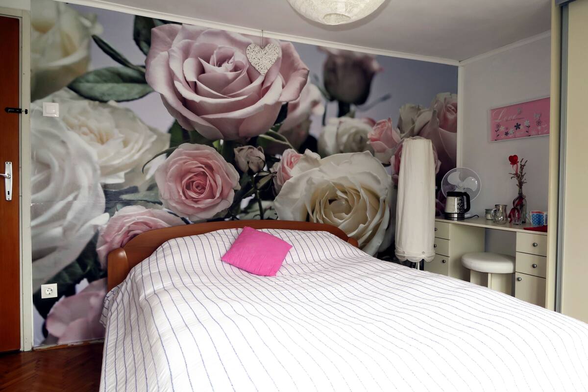 Chambre Double, salle de bains commune | Literie hypoallergénique, décoration personnalisée