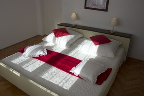 Desk, free WiFi, bed sheets - Apartment Marija (Kastela)
