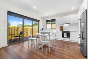 Fridge, microwave, oven, stovetop - Rosewater Dromana, Rosewater 3 (Dromana)