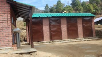 Basic Tent, 1 Twin Bed | Bathroom | Shower