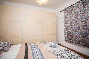 Appartement, 1 lit double et 1 canapé-lit | Wi-Fi gratuit, draps fournis
