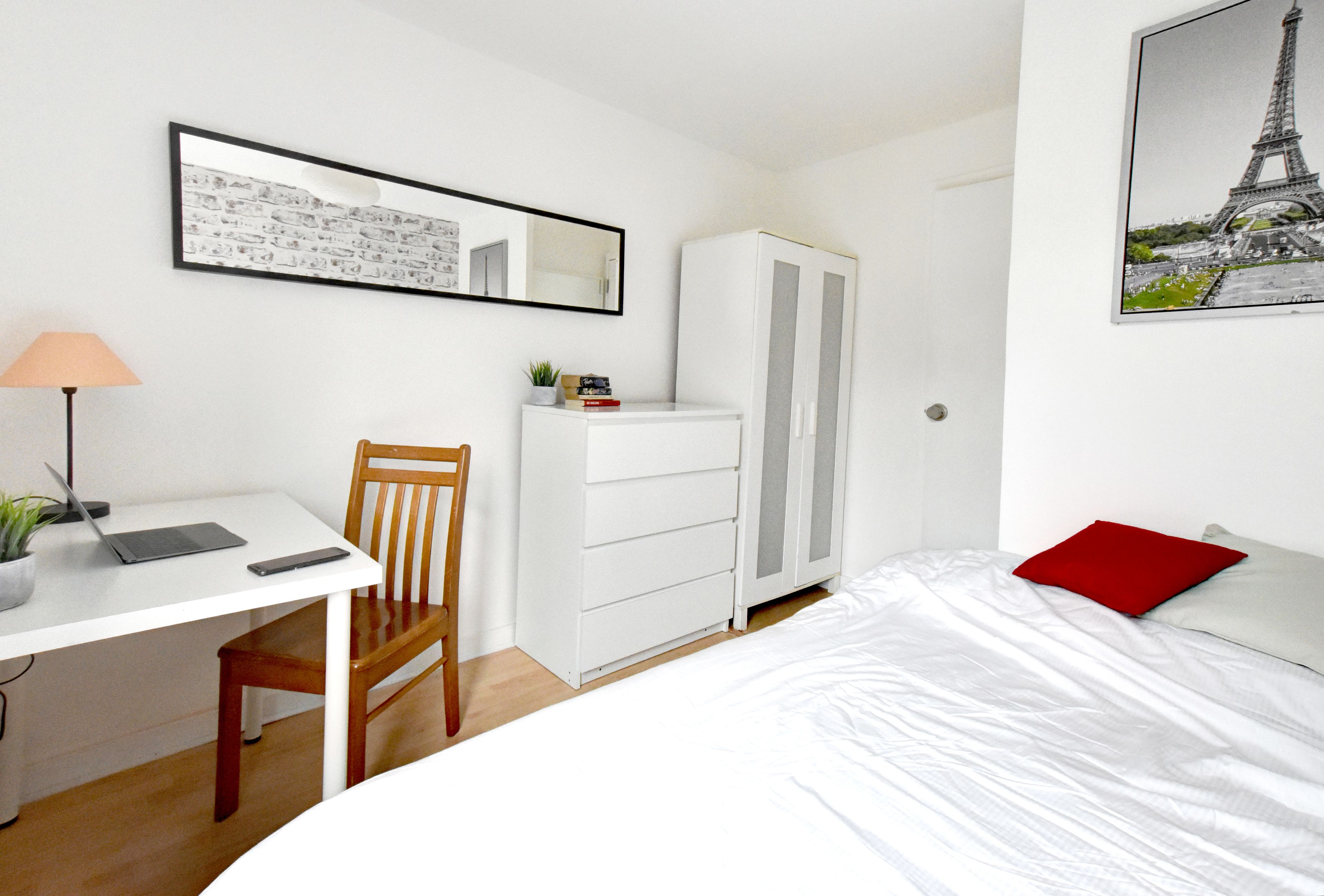 Photo - Tower Bridge Rainbow Suites