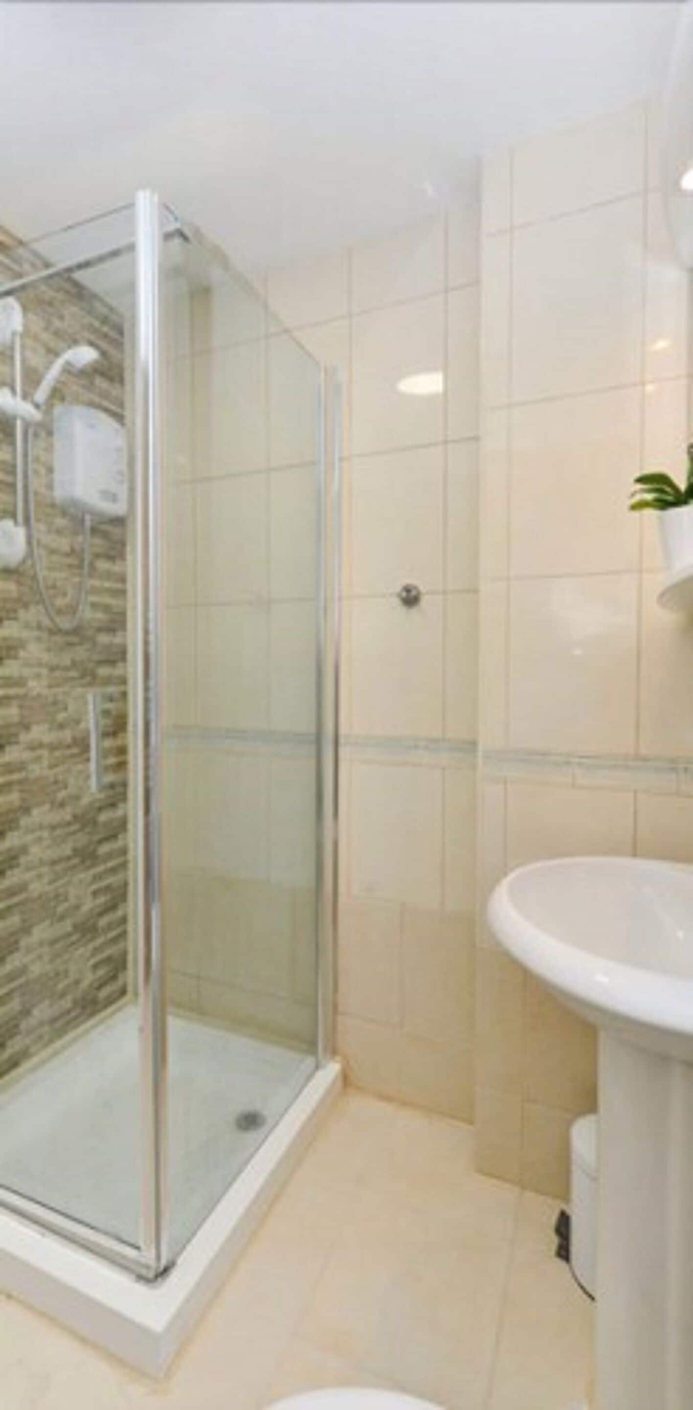 Photo - Tower Bridge Rainbow Suites