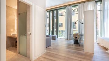 1 slaapkamer, een strijkplank/strijkijzer, reisbedje, gratis wifi