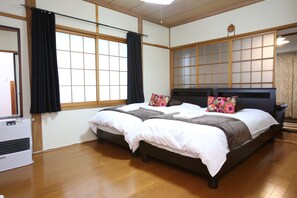 Family House, 3 Bedrooms | 3 bedrooms, iron/ironing board, free WiFi, bed sheets - Alpen House Hakuba (Hakuba)