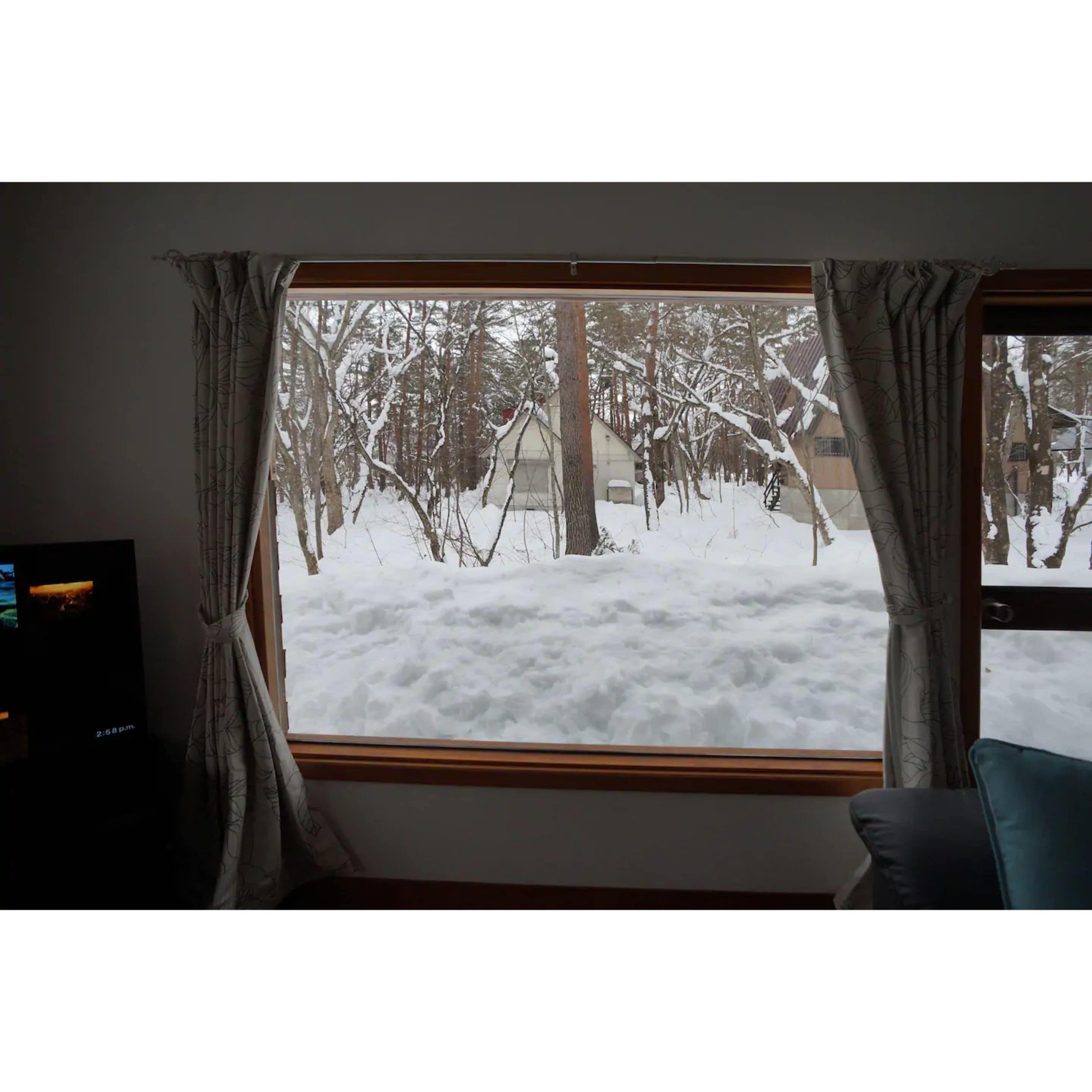 Family House, 3 Bedrooms | Ruang tamu | TV 