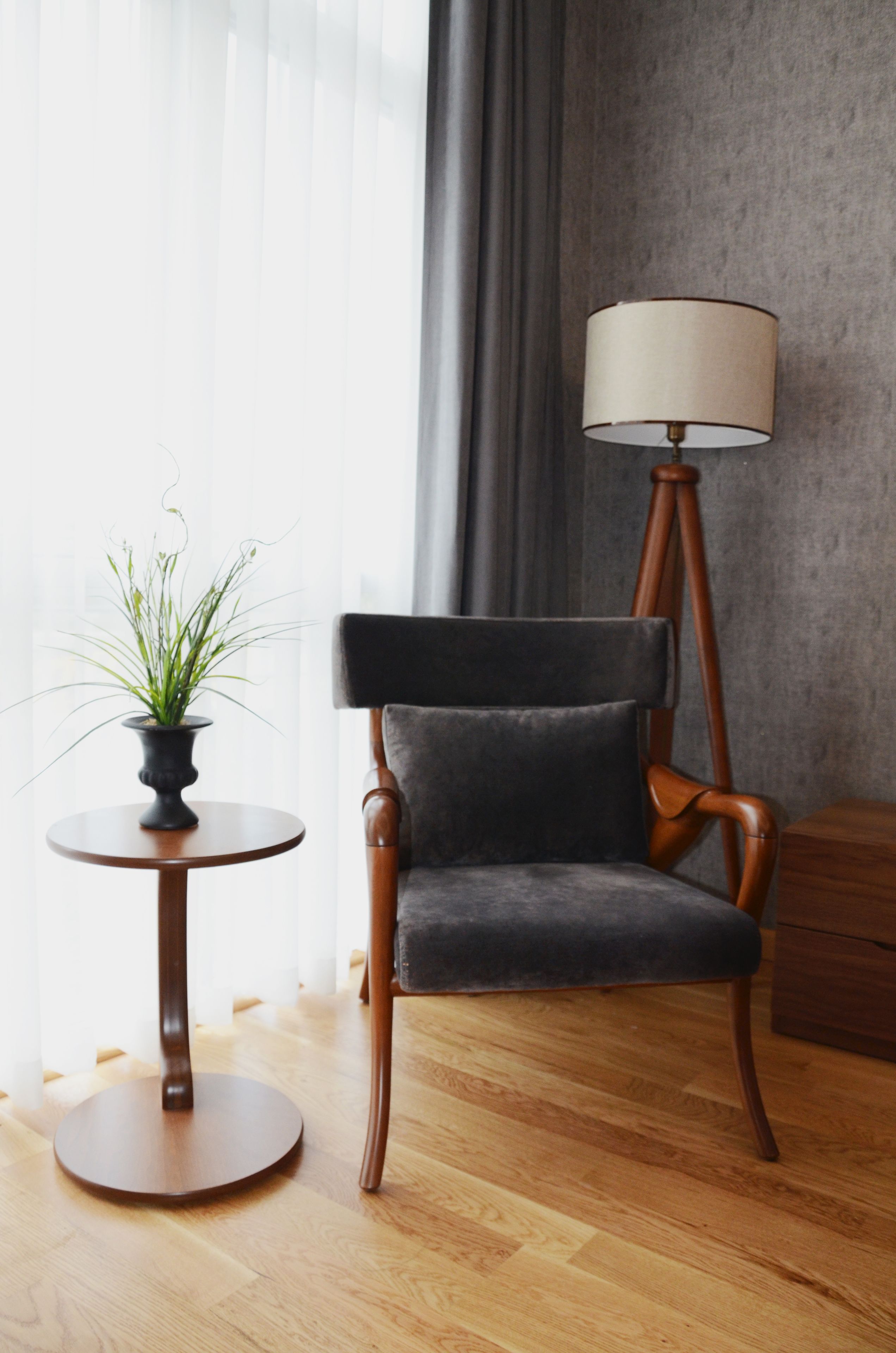 deluxe double room | living area | lcd tv