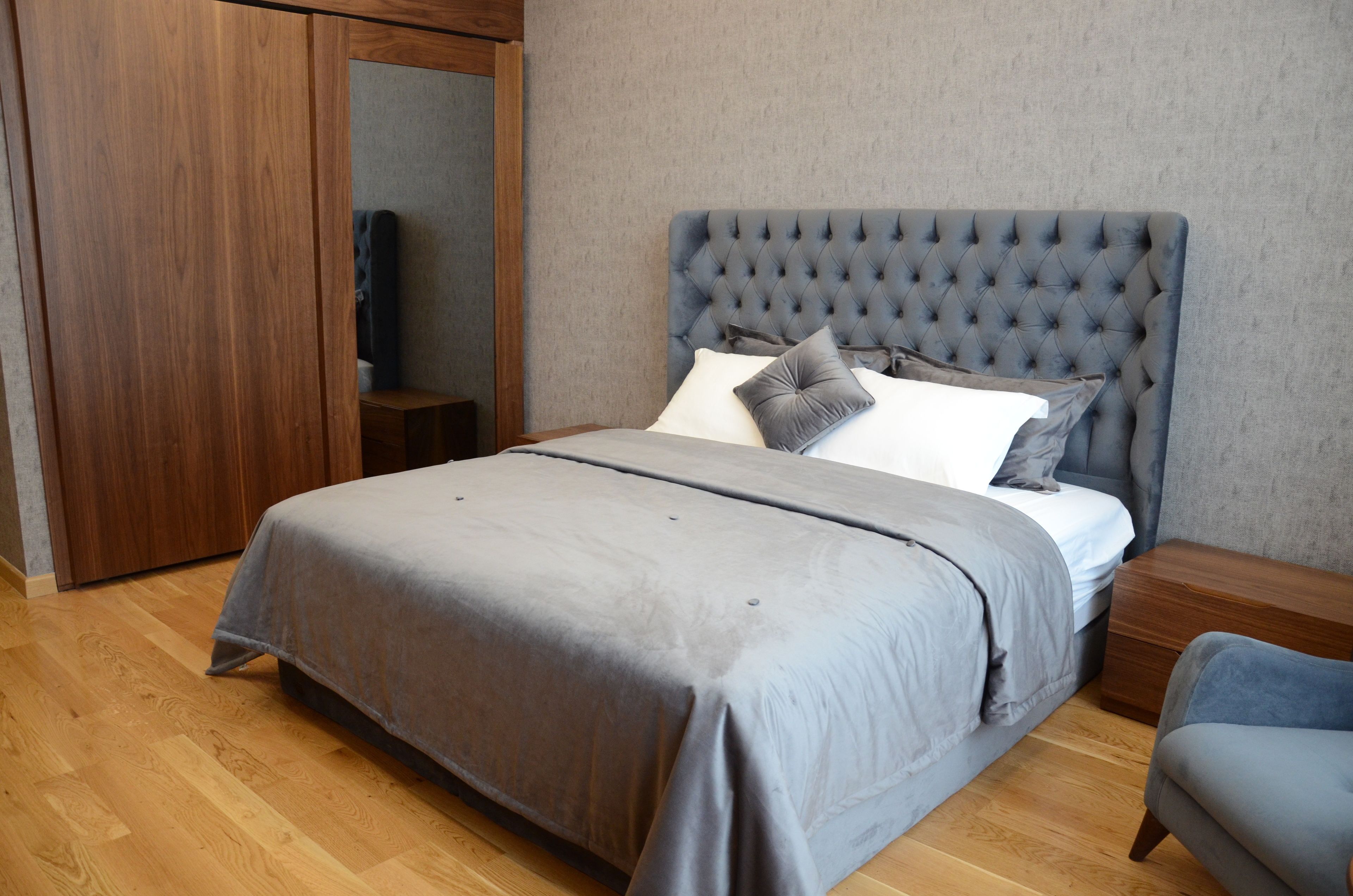 grand room | in-room safe, desk, blackout curtains, free wifi