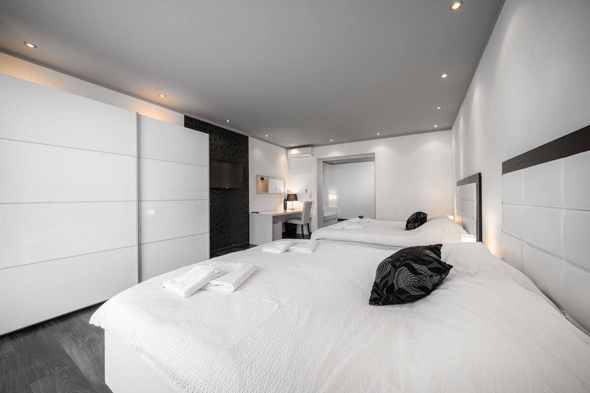 Superior-Suite (6 person)