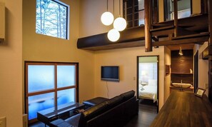 Cottage dành cho gia đình, 3 phòng ngủ | Khu phòng khách | TV 