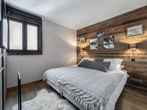 5 bedrooms, free WiFi, bed sheets
