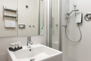 Ducha del cuarto de baño
