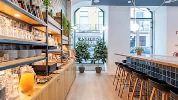 Daily buffet breakfast (EUR 8.5 per person)