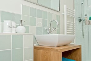 Phòng đôi Superior, có phòng tắm riêng, quang cảnh sân vư ờn | Phòng tắm