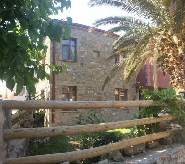 Exterior - Tas Suite Konukevi (Gökçeada)