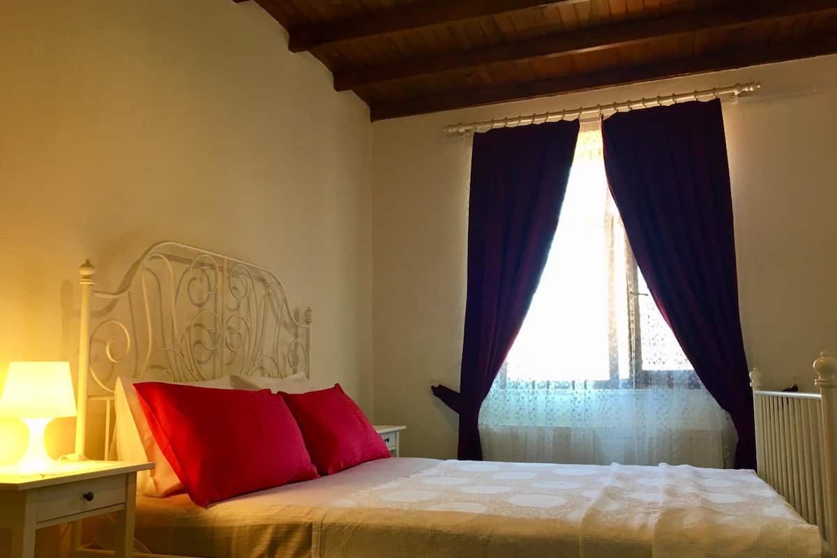 Suite, 1 kamar tidur | Meja kerja, Wi-Fi gratis, dan seprai linen