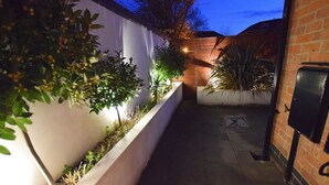 Casa de lujo, baño privado | Exterior